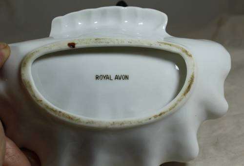 Royal Avon - Tulip Shell shaped Trinket Holder - Bid Now!!