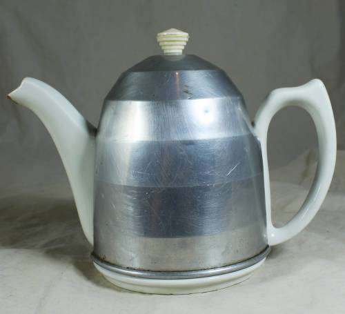 Heat Master - vintage tea pot