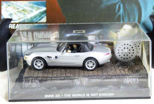 James Bond 007 with magazine - BMW Z8 #4 - The world is not enough