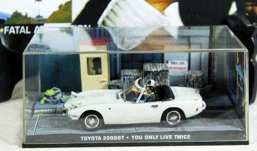James Bond 007 with magazine - Toyota 2000 GT #7 - You only live twice