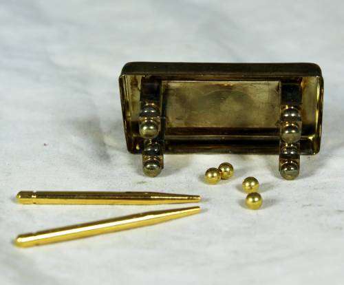 Miniature pool table