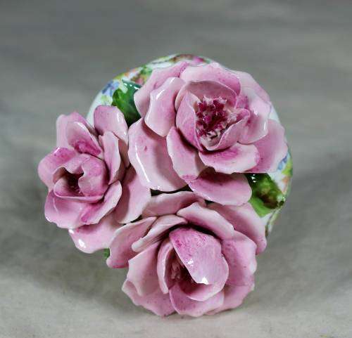 Royal Albert - Moss Rose Posy - Stunning! - Bid Now!!