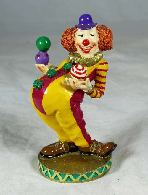 Clown with Big Stomach Juggling - Bid Now!!