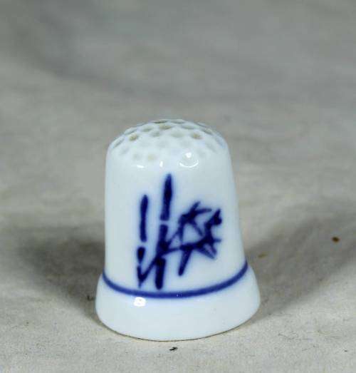 Thimble - Blue and White - Reeds - Bid Now!!