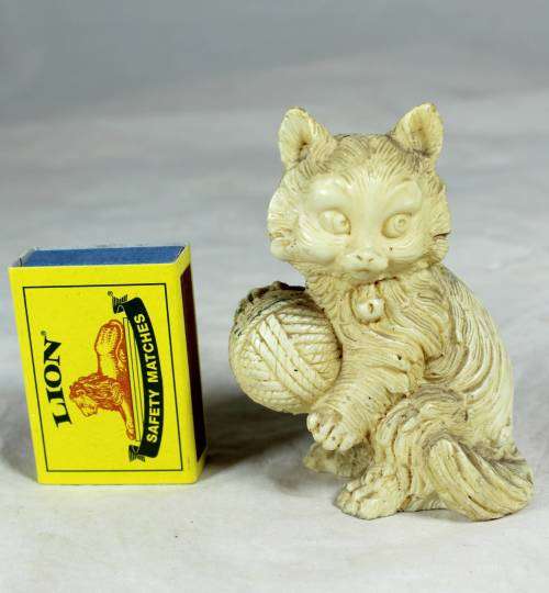 Cat with ball of yarn -  Sculpto Satini  - Italy - Bid Now!!