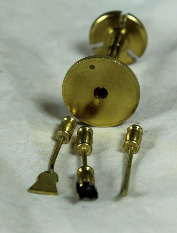 Miniature bronze cleaning kit