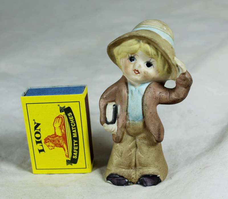 Little boy with hat