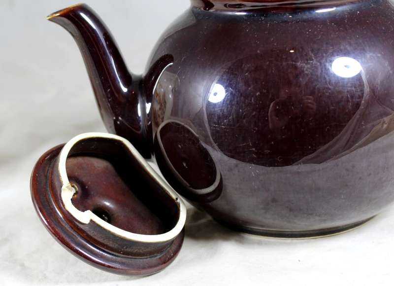 Pristine - England - tea kettle