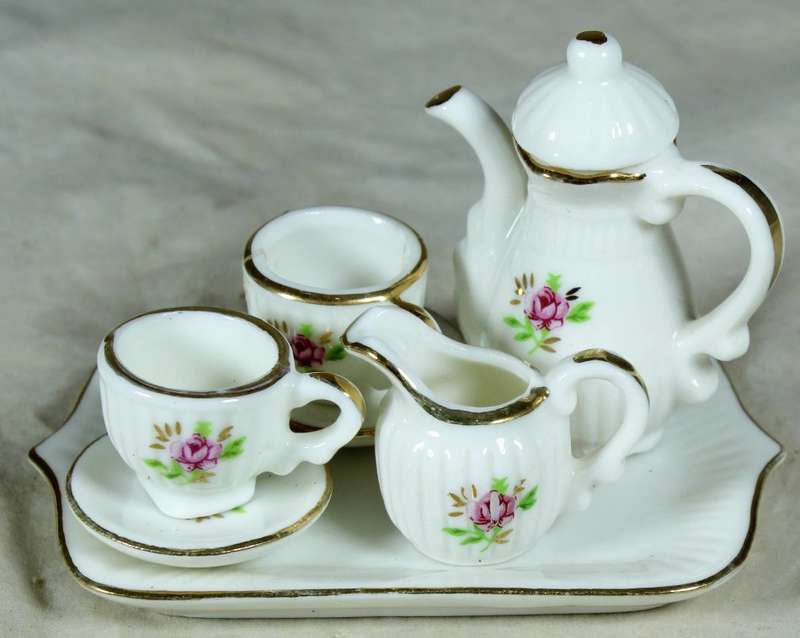 Miniature - Porcelain Tea for Two Set -   !!!!! Bid Now!!!