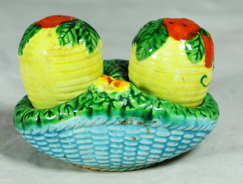 Salt & pepper set  - strawberry`s