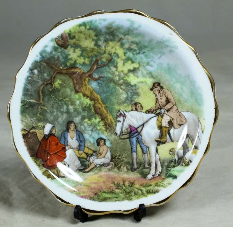 Display plate - riding in the woods