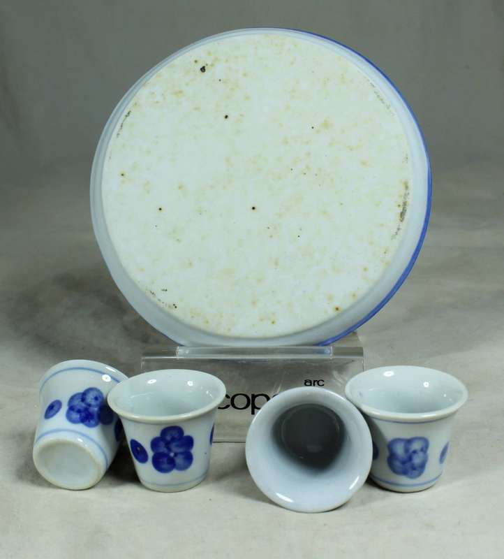 Blue tray with saki cups