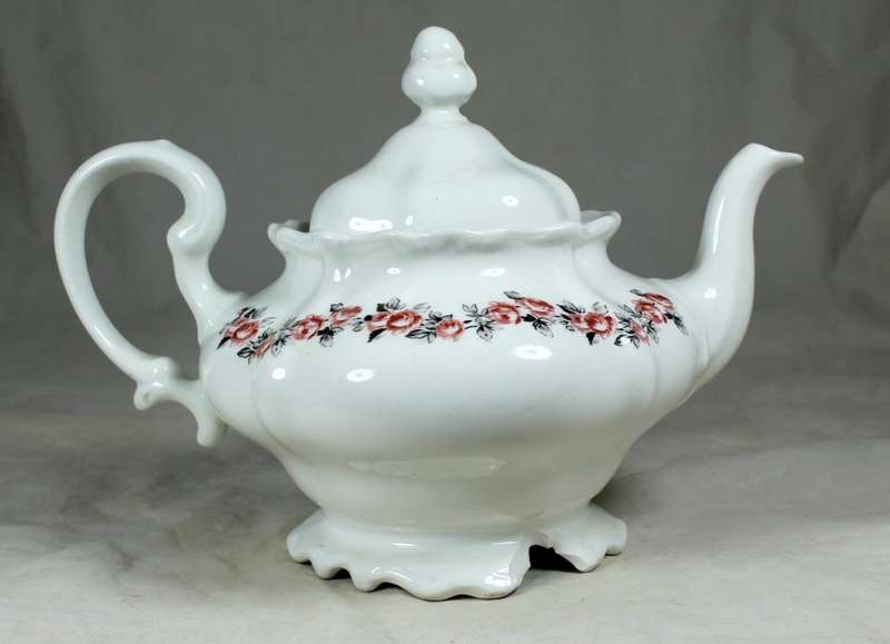 Beautiful South African - Constantia Tea Pot - Bid Now!!!
