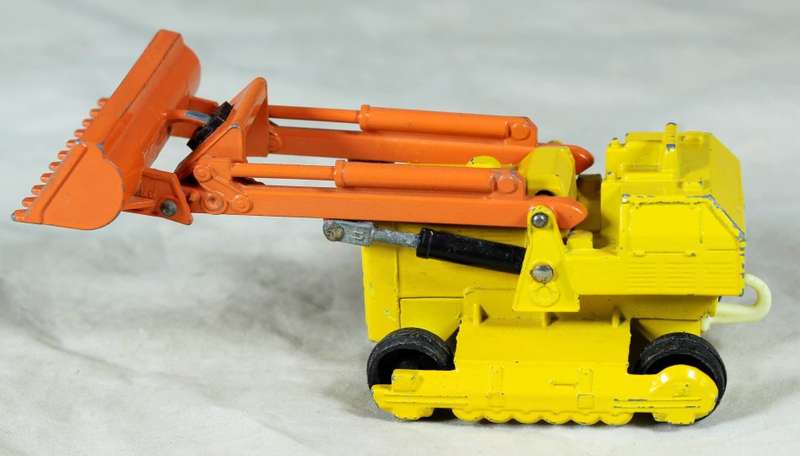 MATCHBOX SERIES KING SIZE - NO.K8 - CATAPILLAR TRAXCAVATOR (1970) -  BID NOW!!!