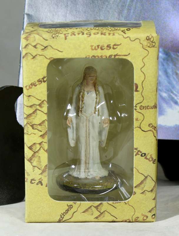 LORD OF THE RINGS - GALADRIEL AT LOTHLORIEN - BID NOW!!!