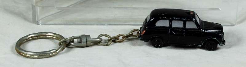 Black London cab key ring