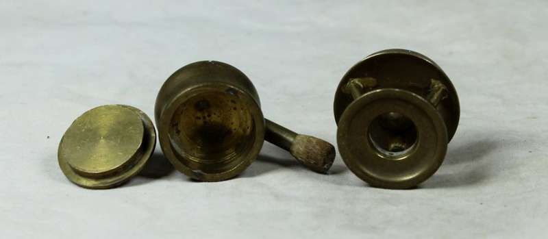 MINIATURE- A BRASS POT ON A GAS STOVE - BID NOW!!!