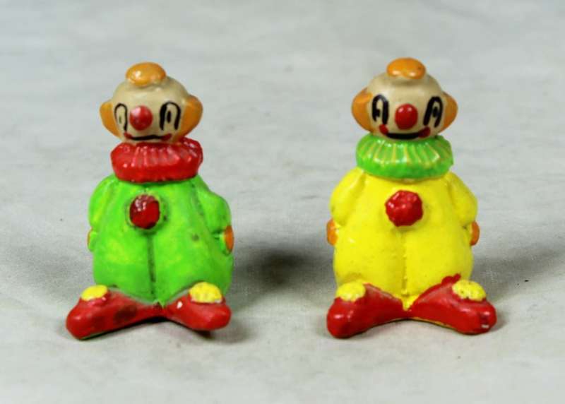 MINIATURE - PAIR OF YELLOW AND GREEN CLOWNS - BID NOW!!!