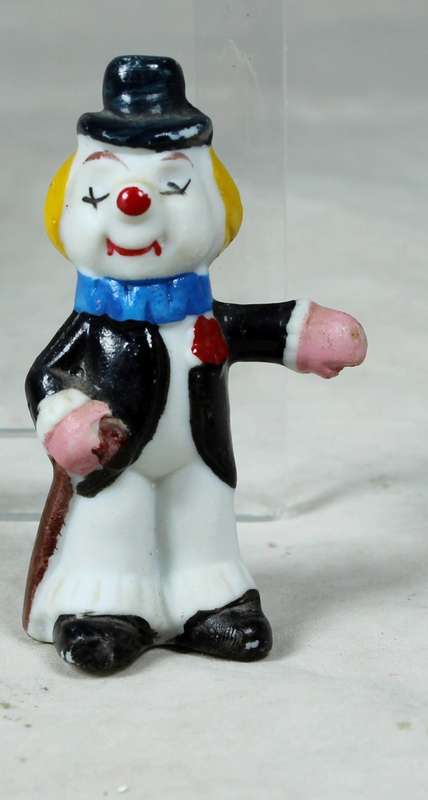 MINIATURE -  CLOWN RINGLEADER  - BID NOW!!!