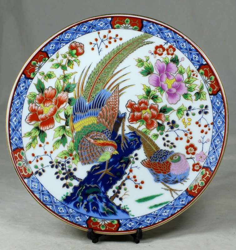 A BEAUTIFUL PORCELAIN IMARI DISPLAY PLATE WITH A PAIR OF BIRDS - BID NOW!!!