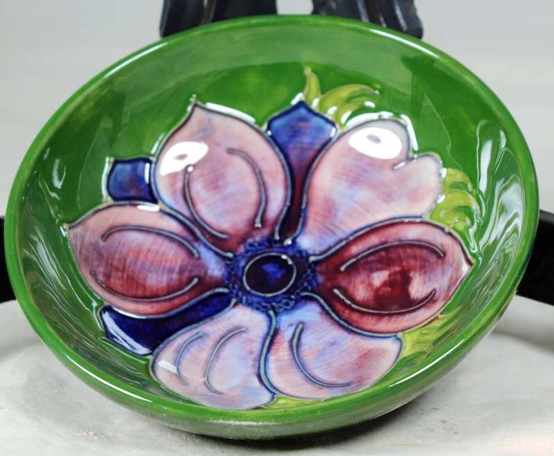 A  BEAUTIFUL MOORCROFT SWEET BOWL - BID NOW!!!
