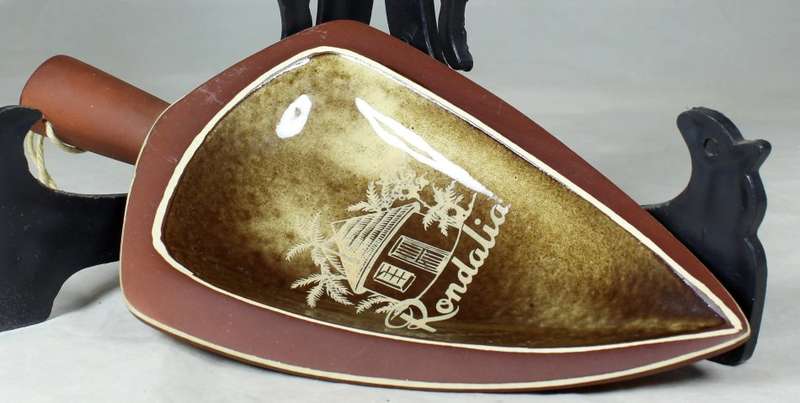 Crescent ware Rondalia leaf bowl