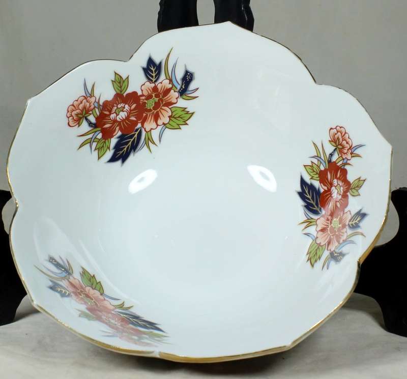 Oriental porcelain Imari bowl