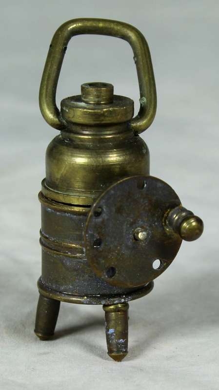 Miniature bronze manual washing machine