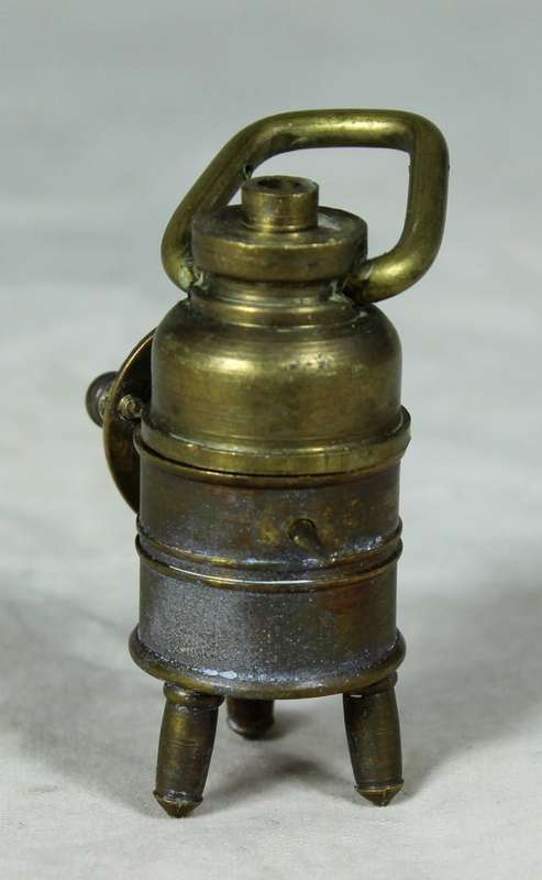 Miniature bronze manual washing machine