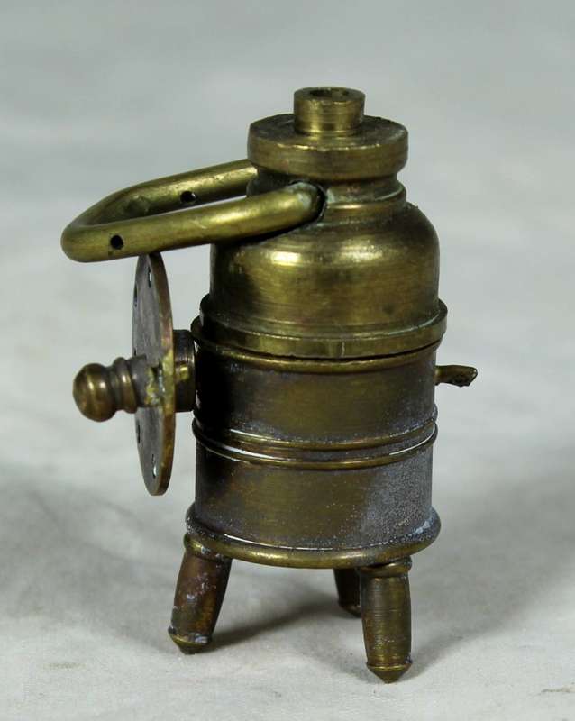Miniature bronze manual washing machine