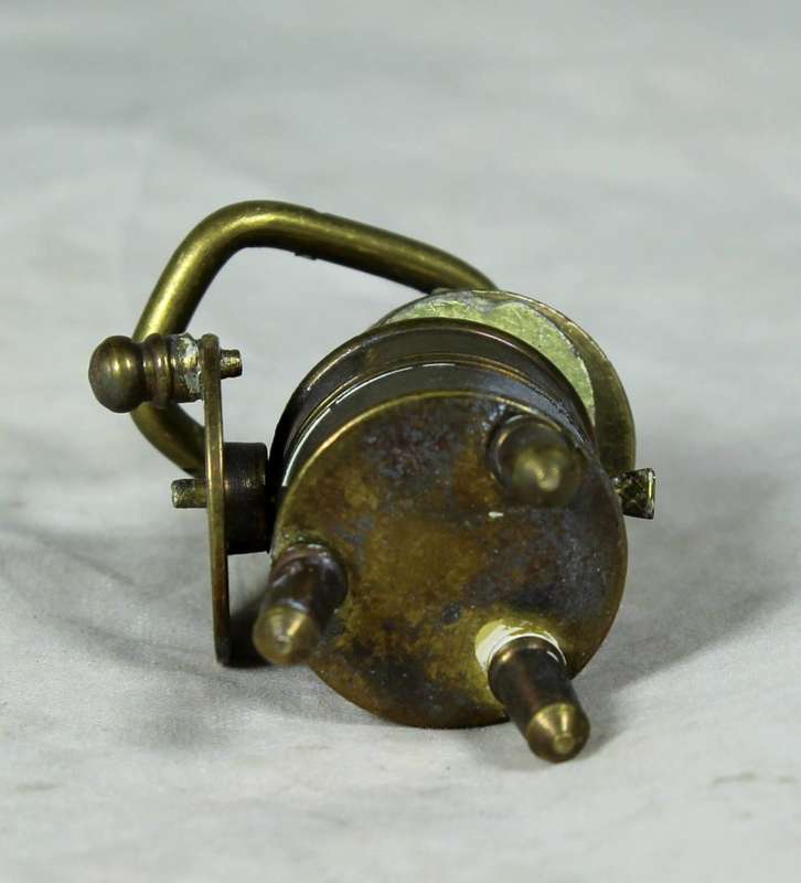 Miniature bronze manual washing machine