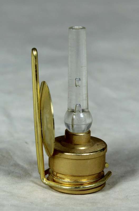 Miniature bronze gas light with reflector
