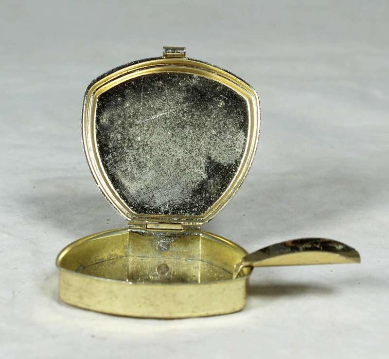 Vintage portable ashtray
