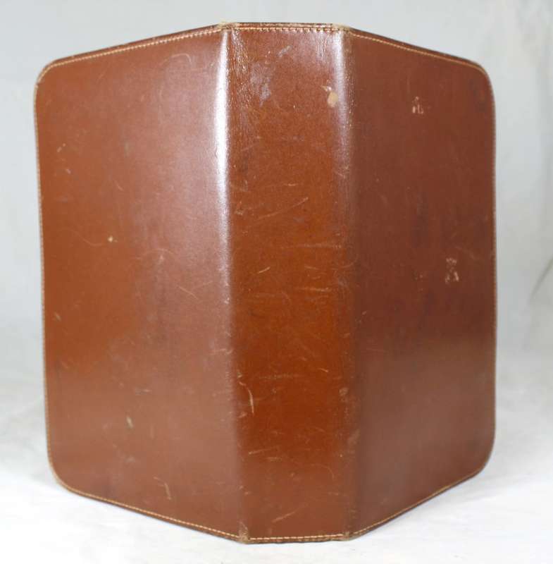 MENS TRAVEL KIT WITH A LEATHER POUCH  - BID NOW!!!!