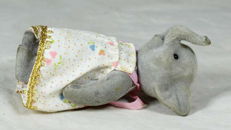 A  SMALL FURRY MOTHER ELEPHANT - BID NOW!!!!