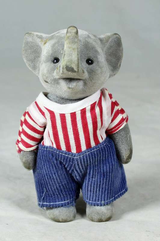 A  SMALL FURRY DADDY ELEPHANT - BID NOW!!!!