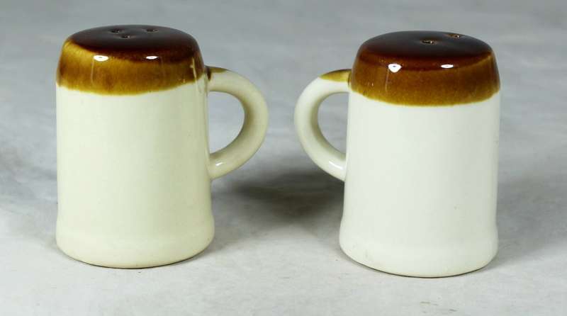 Pair of Cyprus salt and pepper set