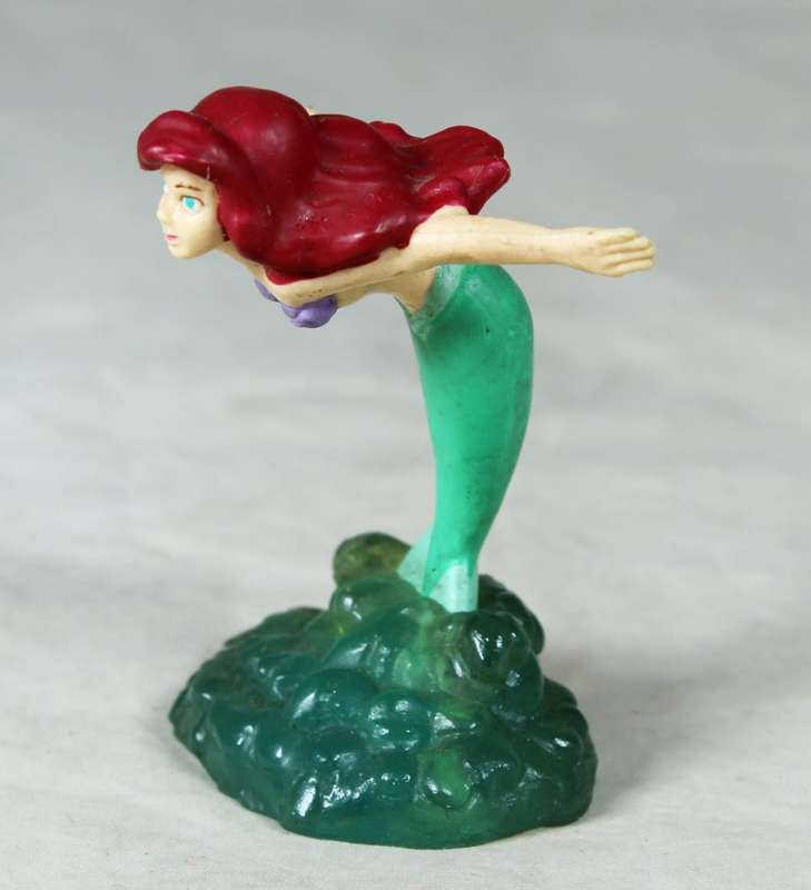 DISNEY`S ARIAL FIGURINE SWIMMING  - BID NOW!!!!