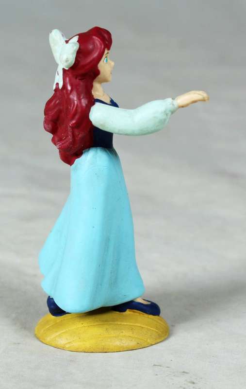 DISNEY`S PRINCESS ARIEL REACHING OUT FIGURINE - BID NOW!!!!
