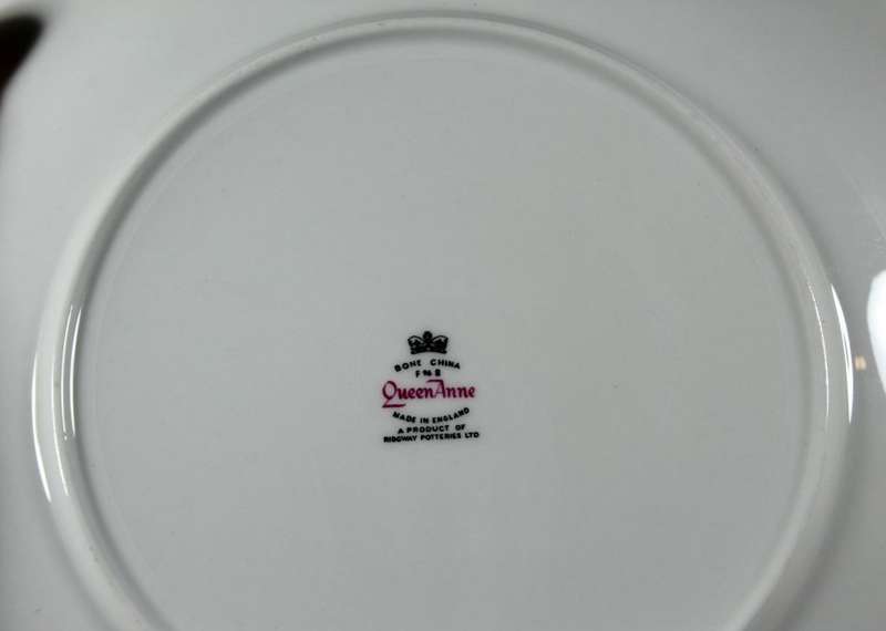 Queen Anne - cake plate