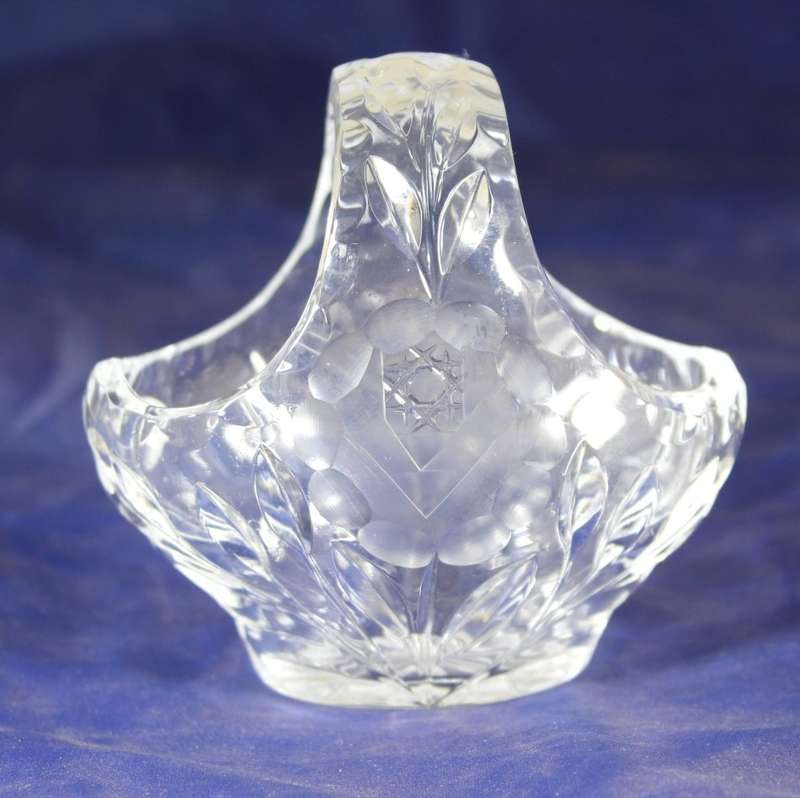 Small crystal rose cut basket