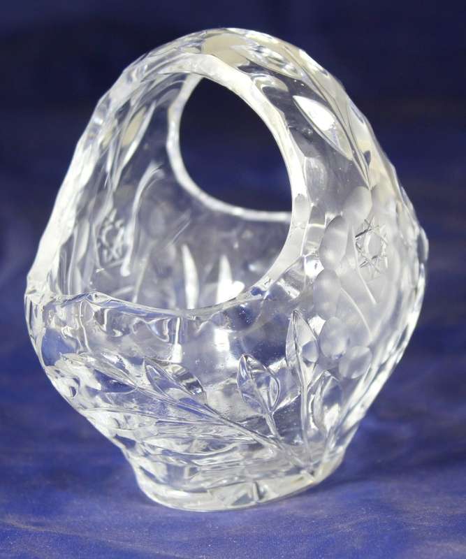 Small crystal rose cut basket