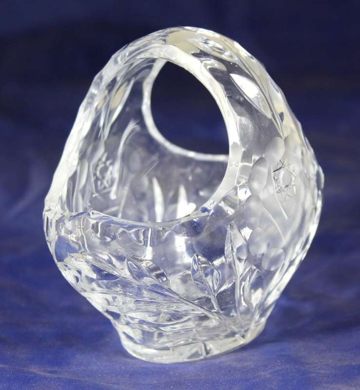 Small crystal rose cut basket
