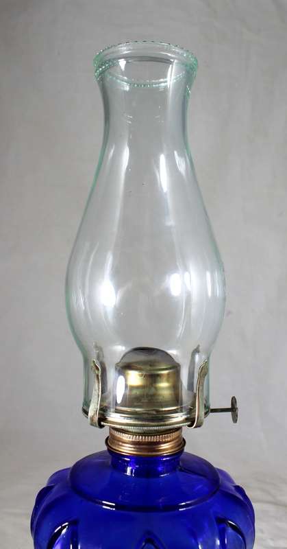 A BEAUTIFUL ALFRED MEAKIN ROYAL BLUE PARAFIN LAMP  - BID NOW!!!!