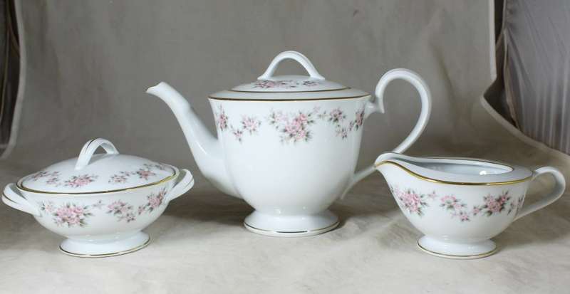 R C Chantely tea set