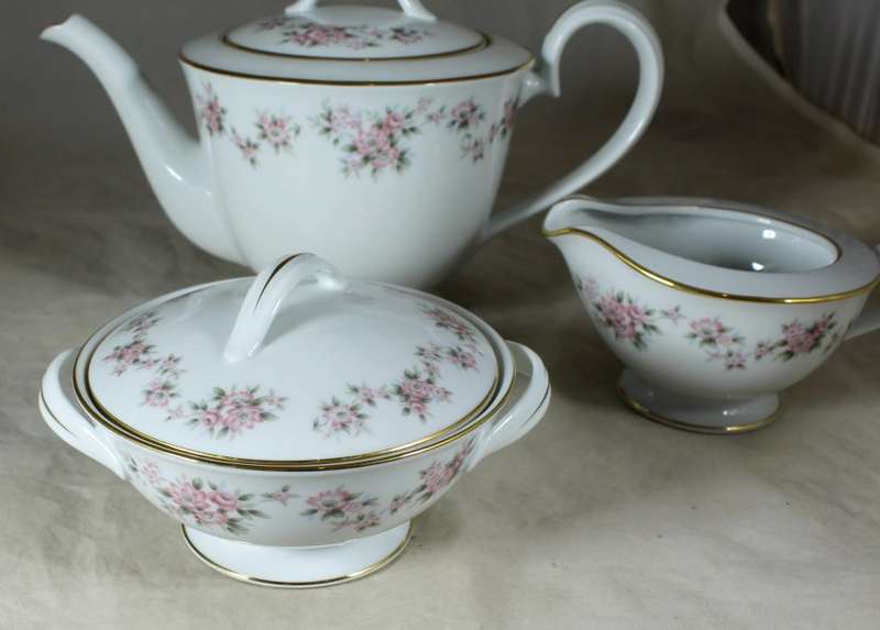 R C Chantely tea set