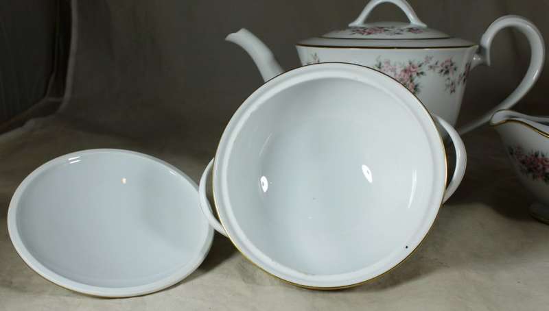 R C Chantely tea set