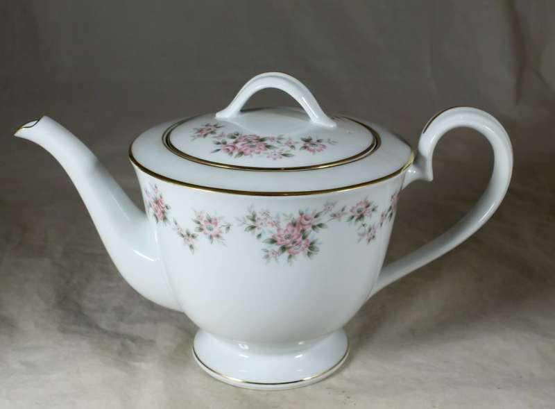 R C Chantely tea set