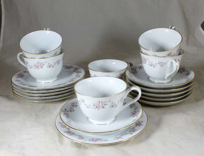R C Chantely tea set