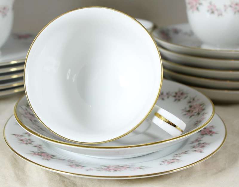 R C Chantely tea set